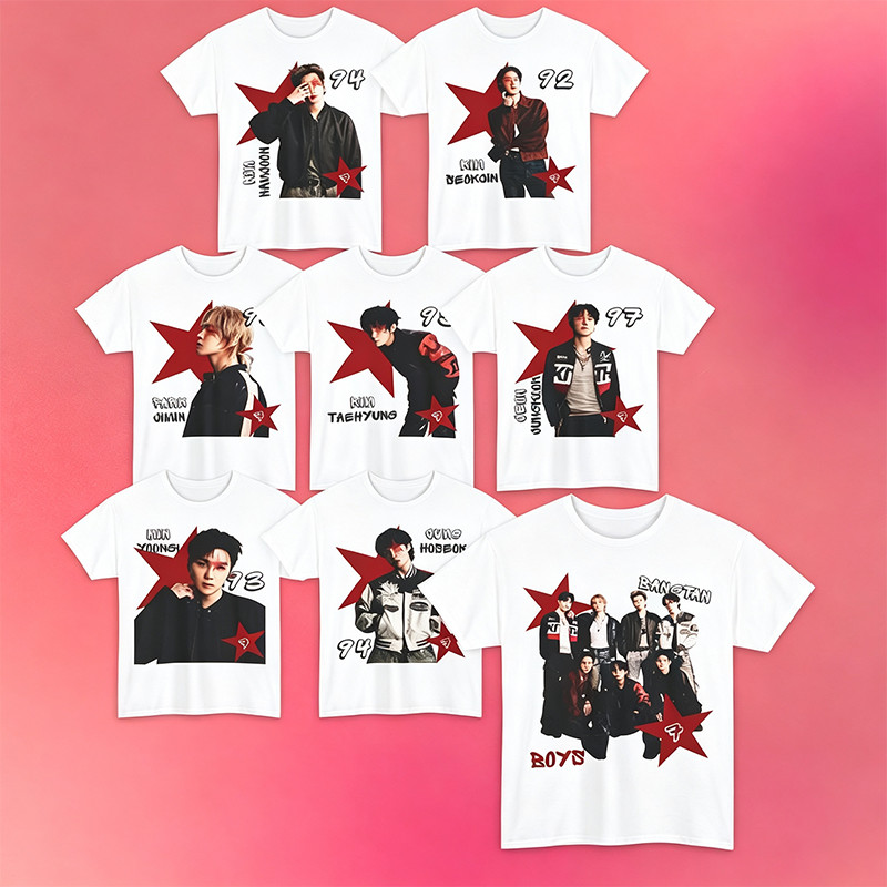 Camiseta Feminina BTS Bangtan Estampa Integrantes com Estrela Vermelha Estilo K‑pop Urbano Confortável Casual