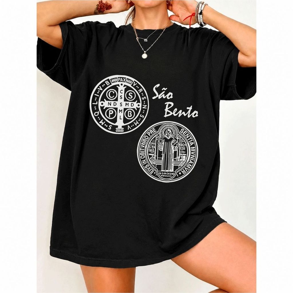 [Camiseta Premium em Algodão Puro]MIA Feminina Oversized Streetwear Camiseta com Estampa de São Bento, Puro Algodão, Est