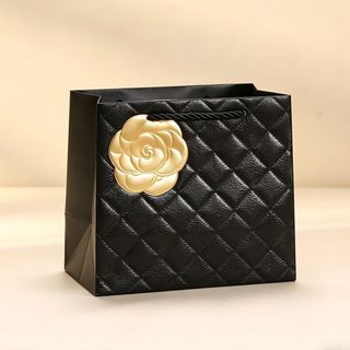 Saco de presente artesanal dourado em relevo profundo comércio exterior saco de presente exclusivo camélia saco de papel