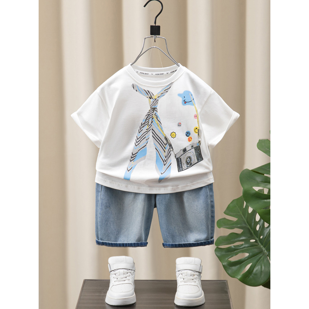 Meninos camiseta de manga curta 2026 novo estilo verão estilo fino crianças estilo ocidental branco meia manga camiseta 