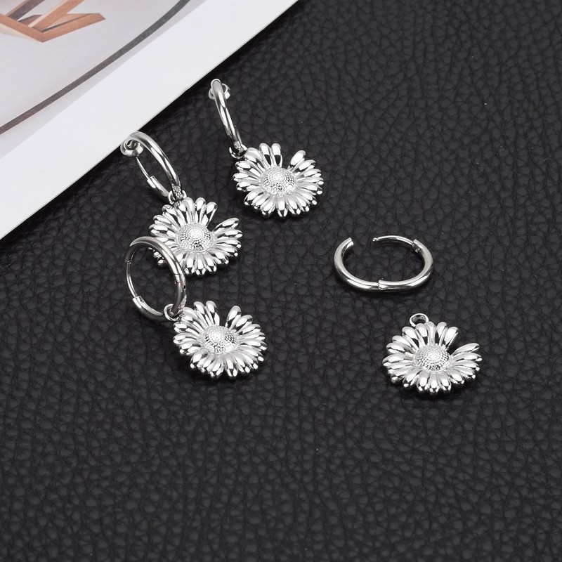 Estilo celebridade pequena margarida brincos na moda Campus meninas brincos bonitos titânio aço sem piercing orelha clip
