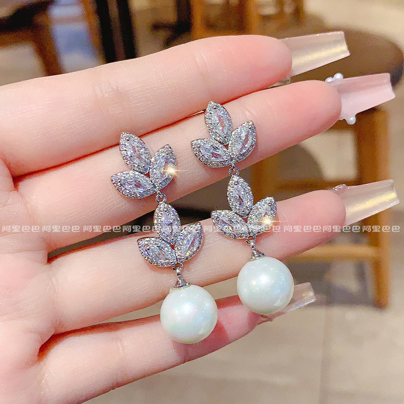 Longo cheio de diamante pérola brincos luz luxo nicho exagerado brincos venda quente influenciador elegante brincos prim