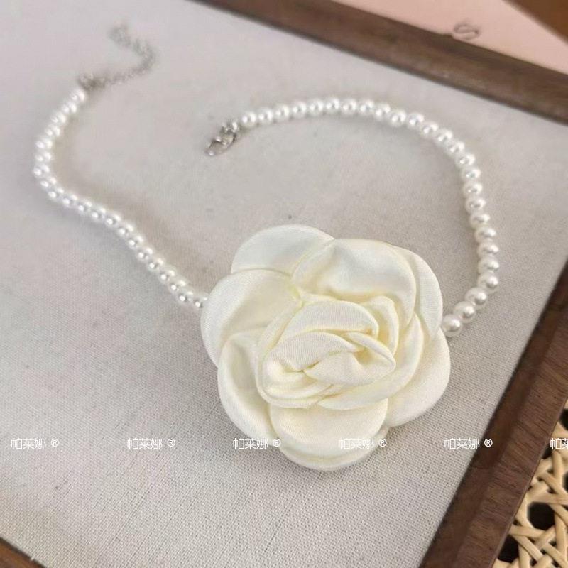 Francês suave cetim camélia pérola colar Retro estilo férias doce flor colar único elegante colar