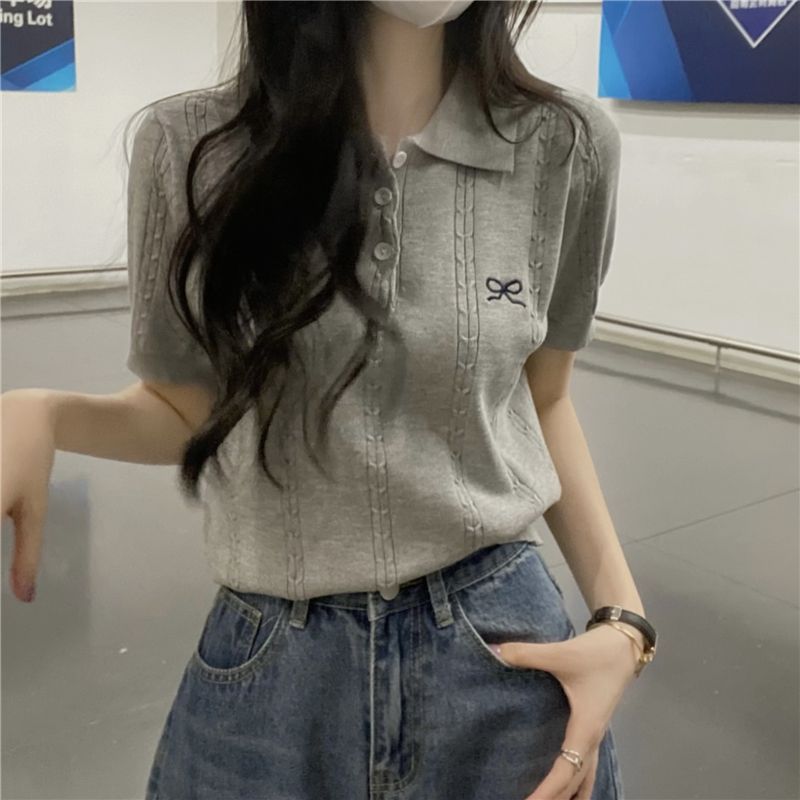 Estilo formal literário verão novo estilo torção arco bordado nicho chique Design de malha de manga curta topo