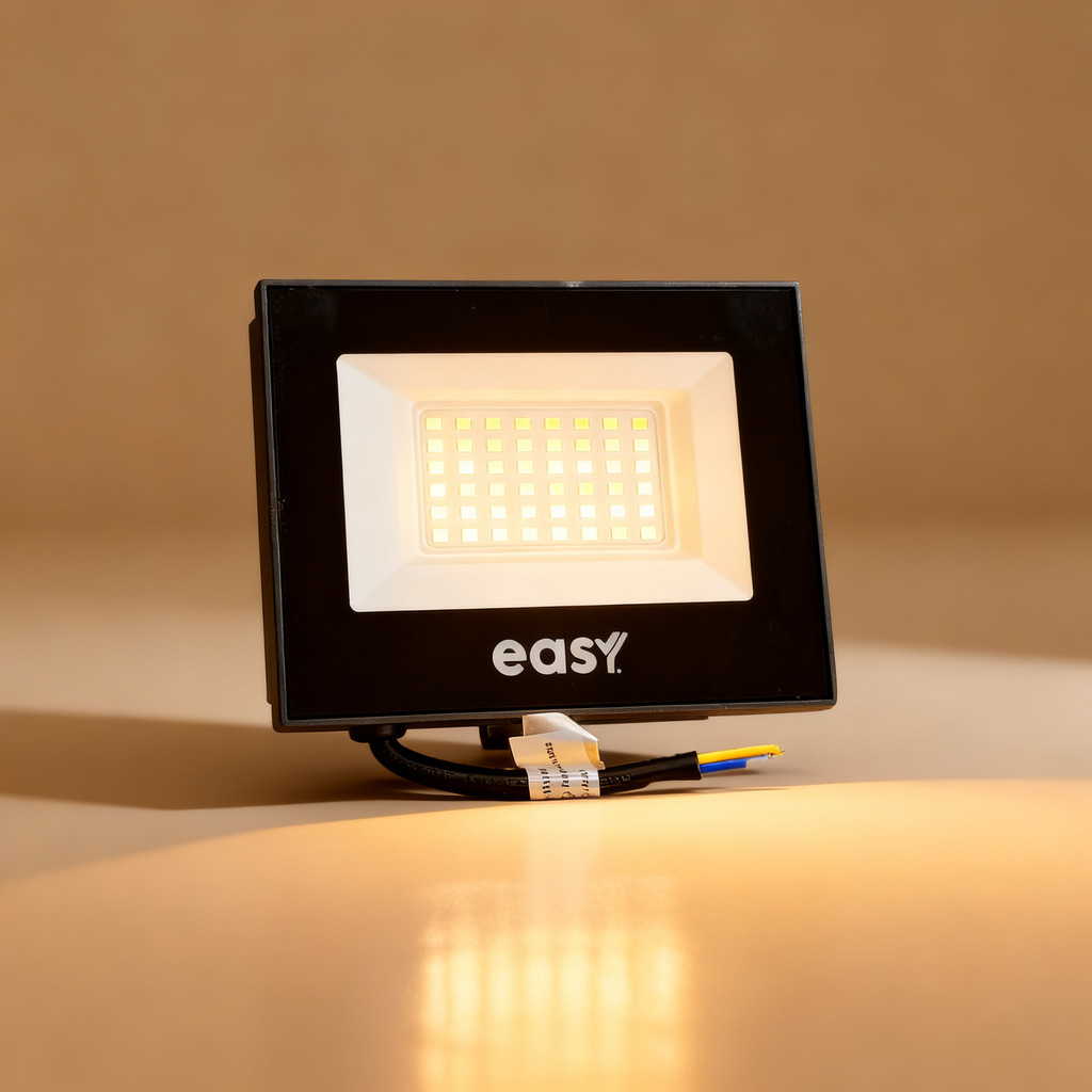 Refletor LED 50W Bivolt IP65 Branca Fria 6500K Área Externa Preto — Achadinhos Pauta