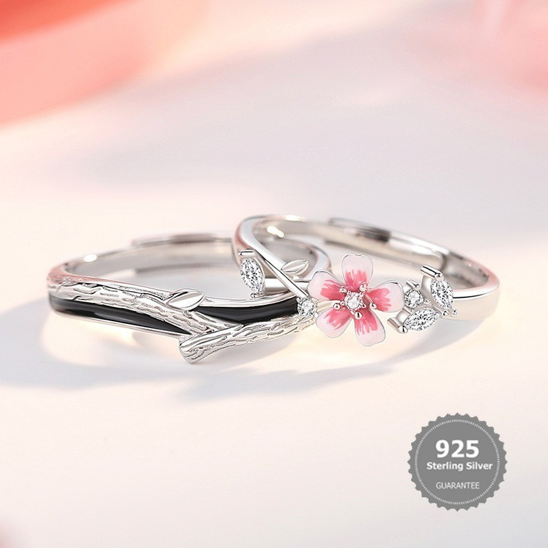 Anel de casal em prata S925 com design de flor de cerejeira, design de nicho de alta qualidade, apresentando uma combina
