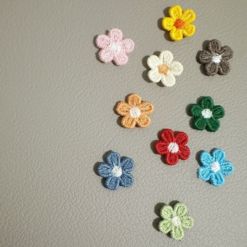 Acessórios de roupas Acessórios de roupas Acessórios para cabelo Roupas Acessórios para cabeça Mini flores pequenas Bord