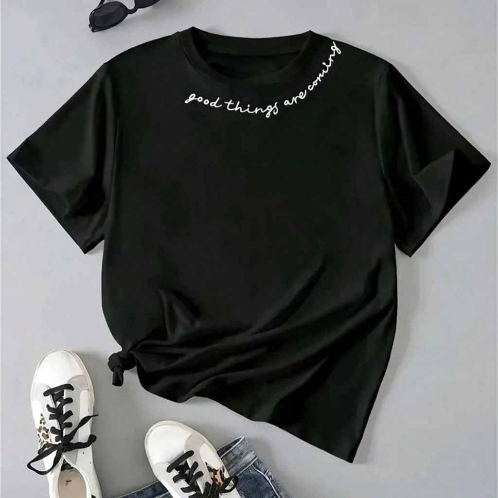 Camiseta Feminina GOOD THINGS ARE COMING Blusa Estampada Estilosa 100% algodão