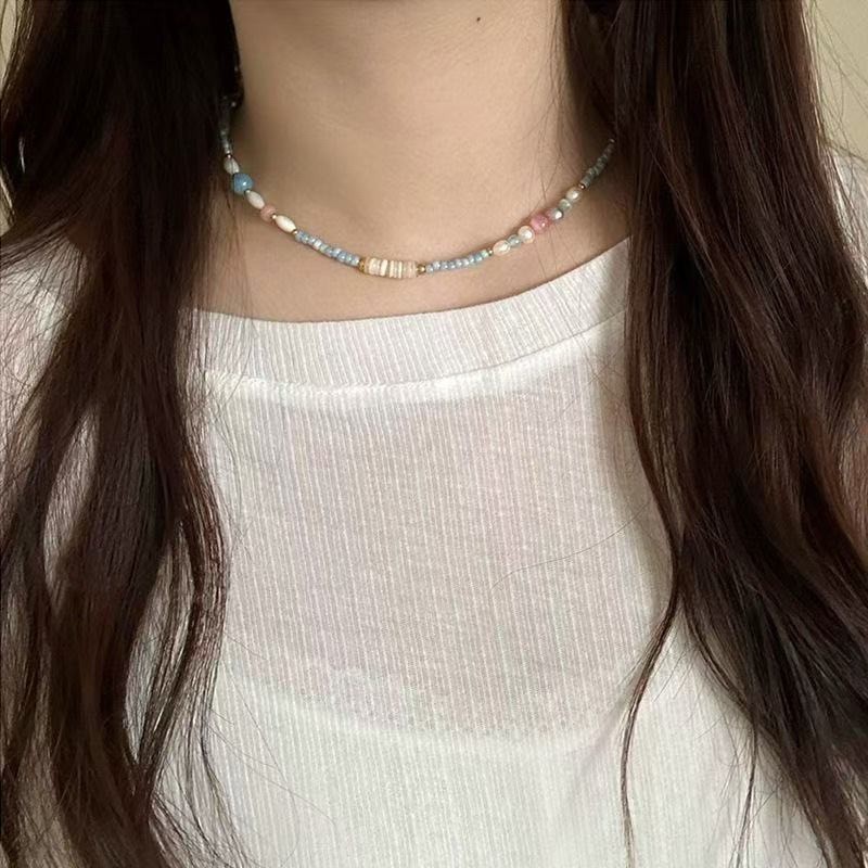 Pérola frisada colar feminino nicho luz luxo Retro High-End clavícula corrente colar colorido dopamina colar