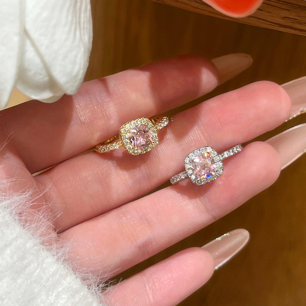 Versão coreana Super piscando rosa anel de diamante feminino geométrico quadrado diamante zircão anel aberto requintado 