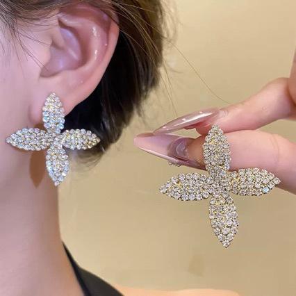 Brincos de flor de diamante piscando High-End luz brincos de luxo feminino All-Match brincos jantar festa namoro acessór