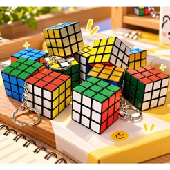 Kit 6 / 12/24 Chaveiro Mini Cubo Mágico 3x3 Colorido – Cubinho Puzzle Portátil para Chaves Mochila e Lembrancinha