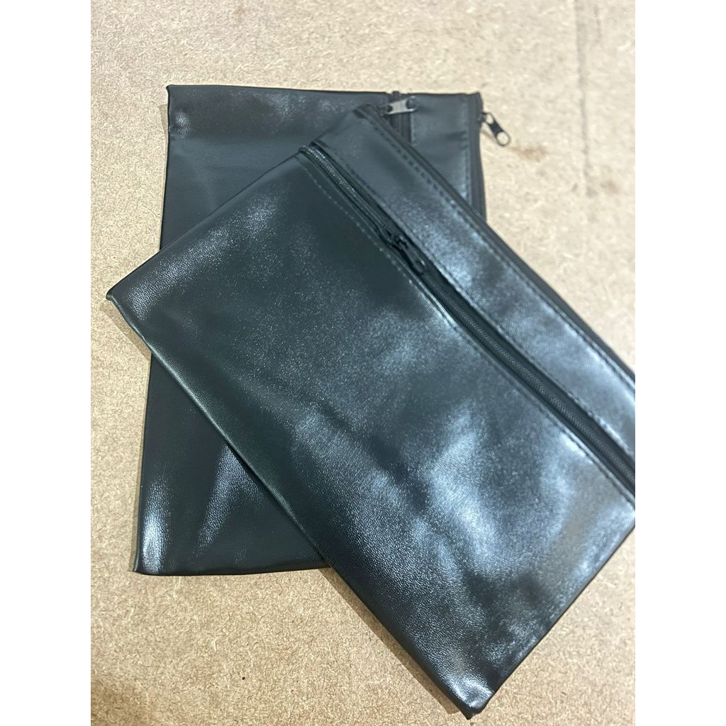 Malote sintético  preto com alça e bolso 30cm x20cm