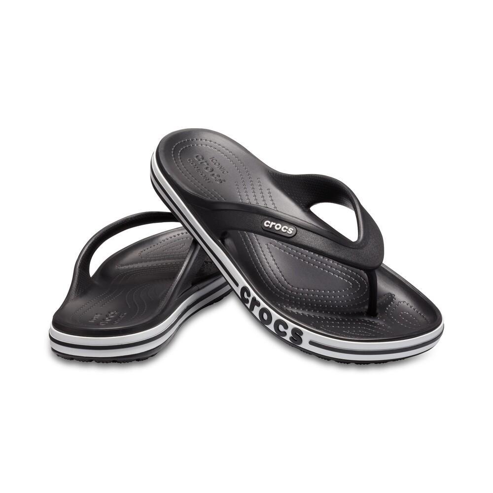 Chinelo crocs bayaband flip black/white · foto 2