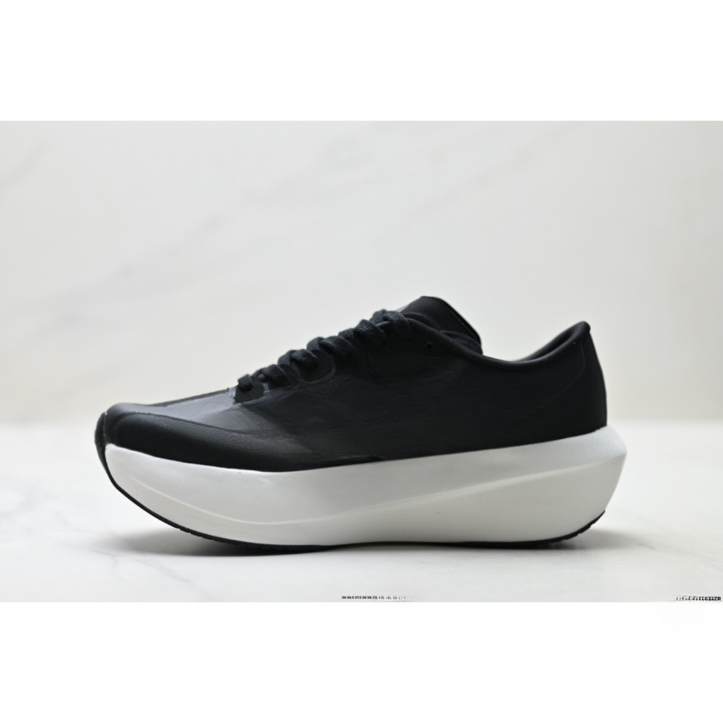 Tênis casuais, tênis com parte superior em tecido Flyknit, tênis de corrida, tênis esportivos, tênis casuais.
