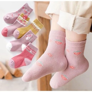 Meia infantil Menino ou menina 0 A 10 Anos Ótima Qualidade e Confortável. em Oferta na Shopee