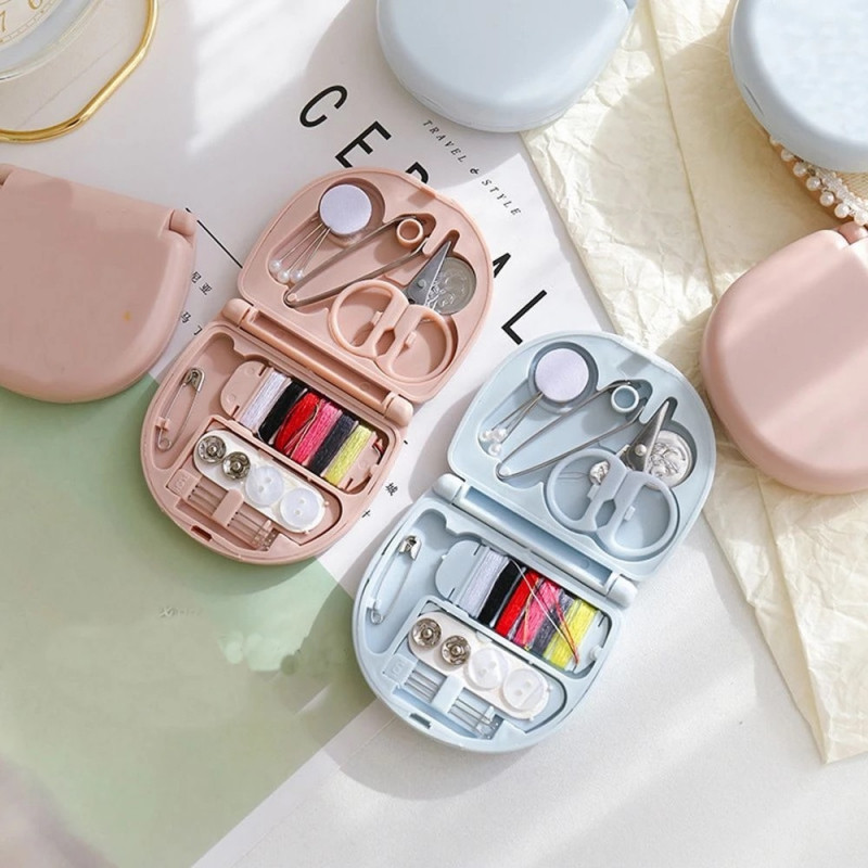 Kit de Costura Mini Portátil Multiuso: 7×6 cm – Especial para Reparos de Emergência, Ideal para Viagem