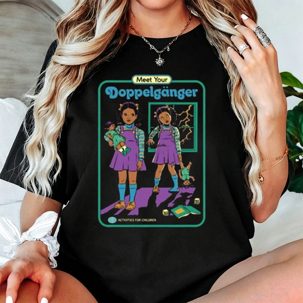 Camiseta Feminina Estampa Doppelganger com Personagens Coloridos Confortável Linda Estilosa Moda Feminina Casual