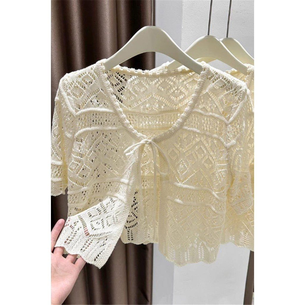 Blazer Feminino Estilo Coreano de Verão Branco e Preto com Manga Curta, Bolero de Renda Retrátil, Cardigã para Uso Exter
