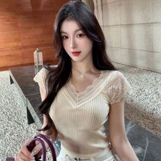 2026 novo estilo verão renda com decote em v malha de manga curta camiseta feminina estilo fino fino ajuste interior Bot