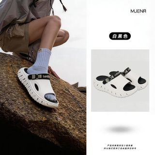 A roupa esportiva masculina pode ser usada ao ar livre, com um design simples e elegante.