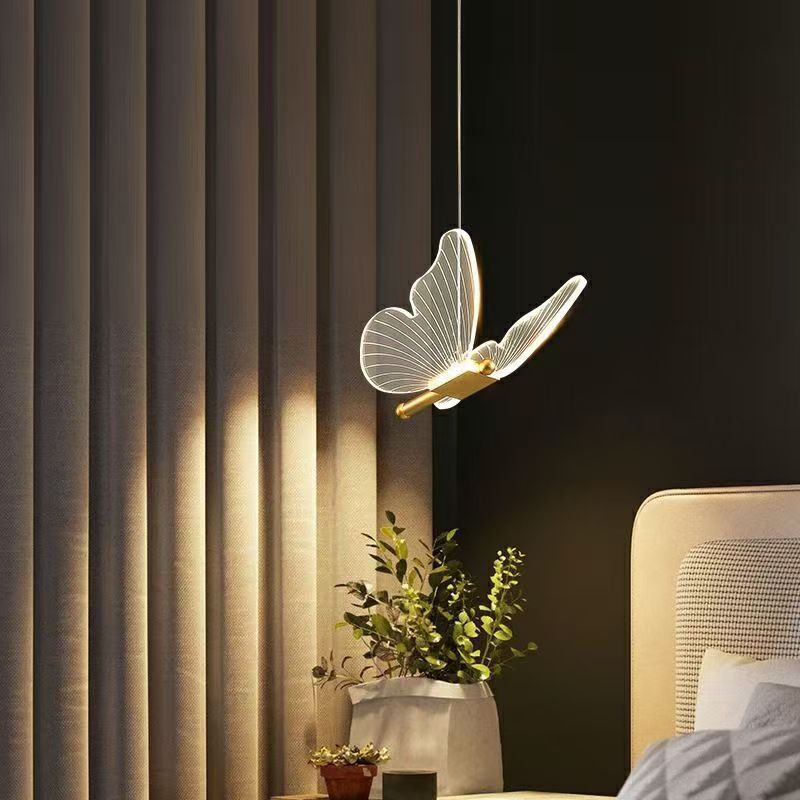 Nova Lâmpada Pendente Romântica Em Formato De Borboleta , Luz Suspensa Pequena Criativa De Luxo De Teto Moderna E Minima