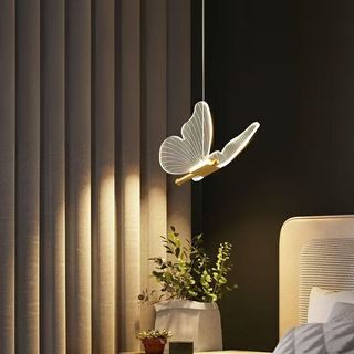 Nova Lâmpada Pendente Romântica Em Formato De Borboleta , Luz Suspensa Pequena Criativa De Luxo De Teto Moderna E Minima