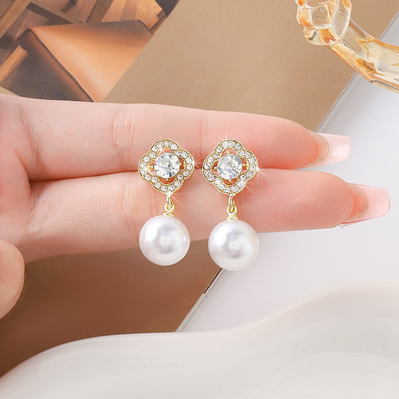 [Personalização processada] Brincos de pérola doce da moda atacado brincos elegantes estilo feminino brincos de diamante