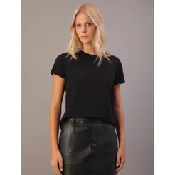 Camiseta Feminina Essentials Estampa na Barra Calvin Klein Jeans - Preto
