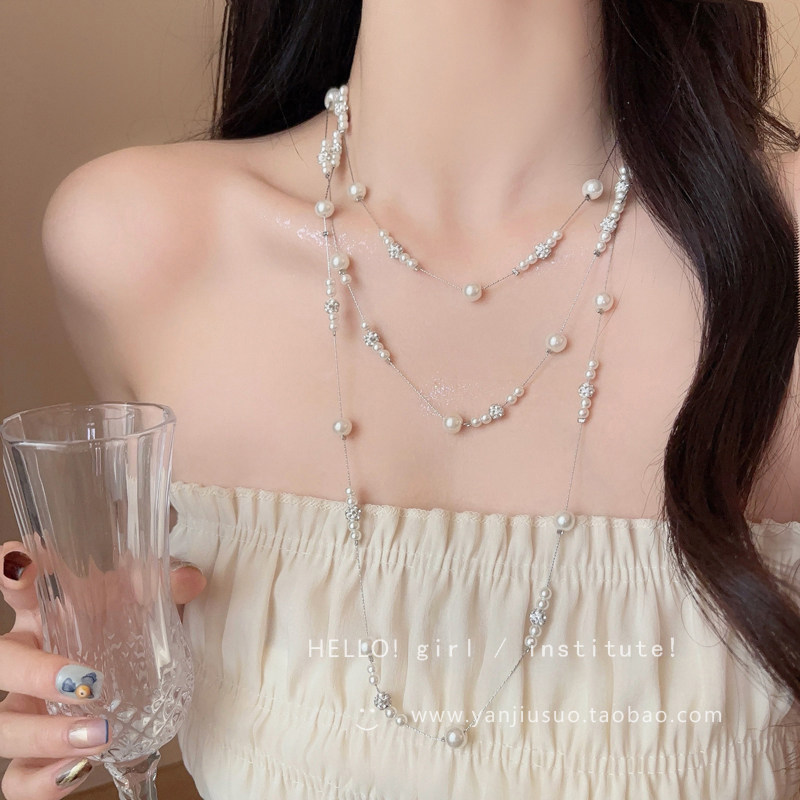 colar colar aço inoxidável Super fada suave Gypsophila pérola colar feminino High-End luz luxo nicho colar Multi-camad