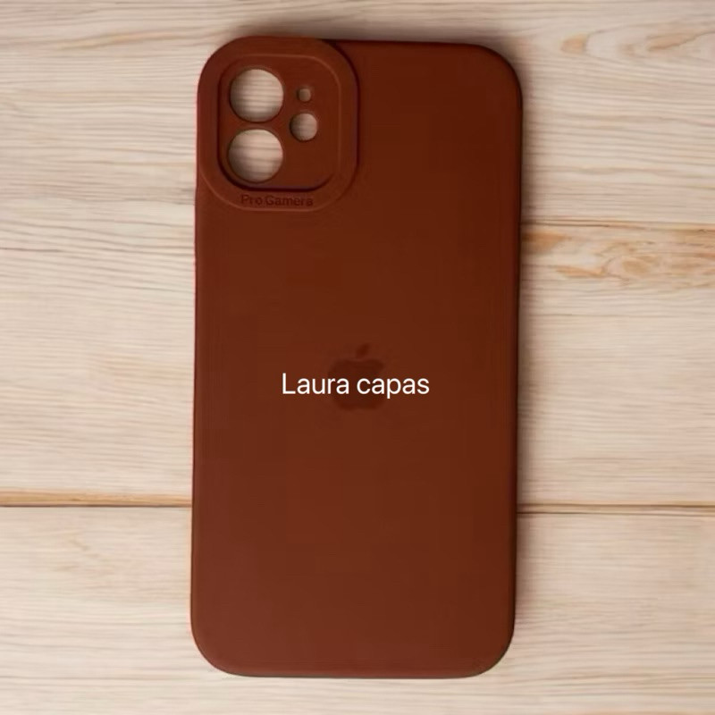 Capinha Marrom Para IPhone 11 Silicone Aveludada C/ Proteção na Câmera Fechada