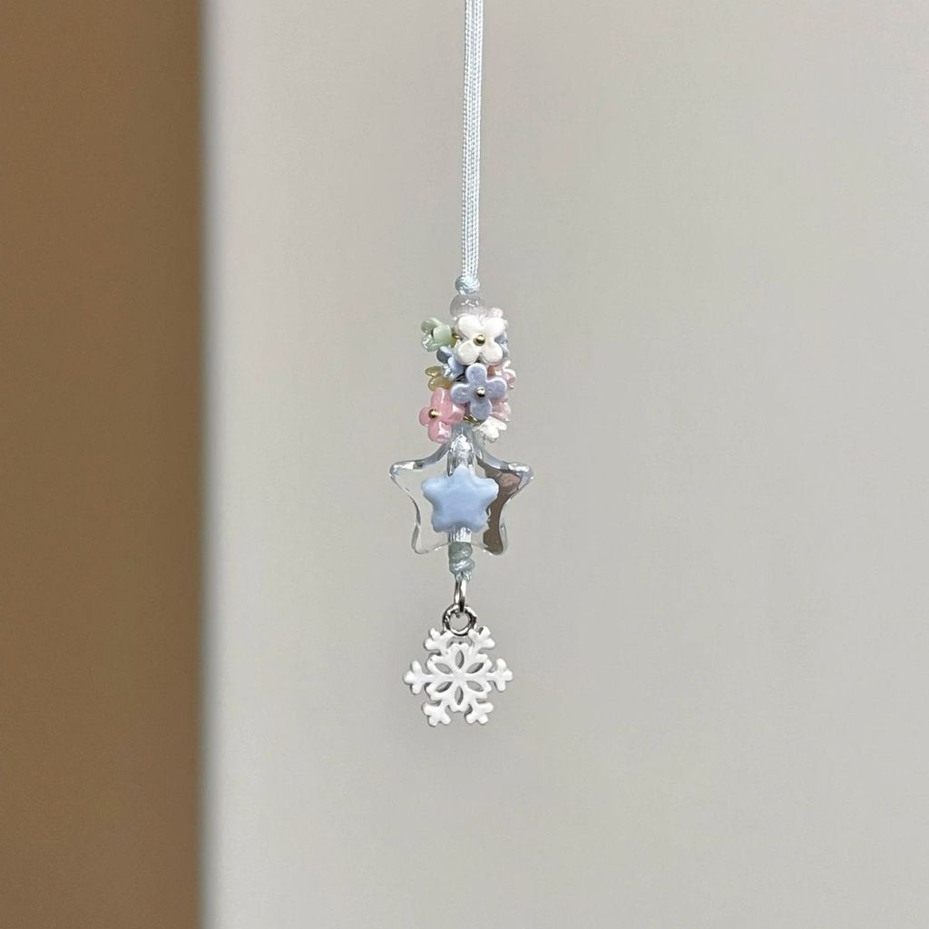 [Estrela azul de inverno] Original requintado simples flor frisada pingente saco pingente de carro corrente de telefone 