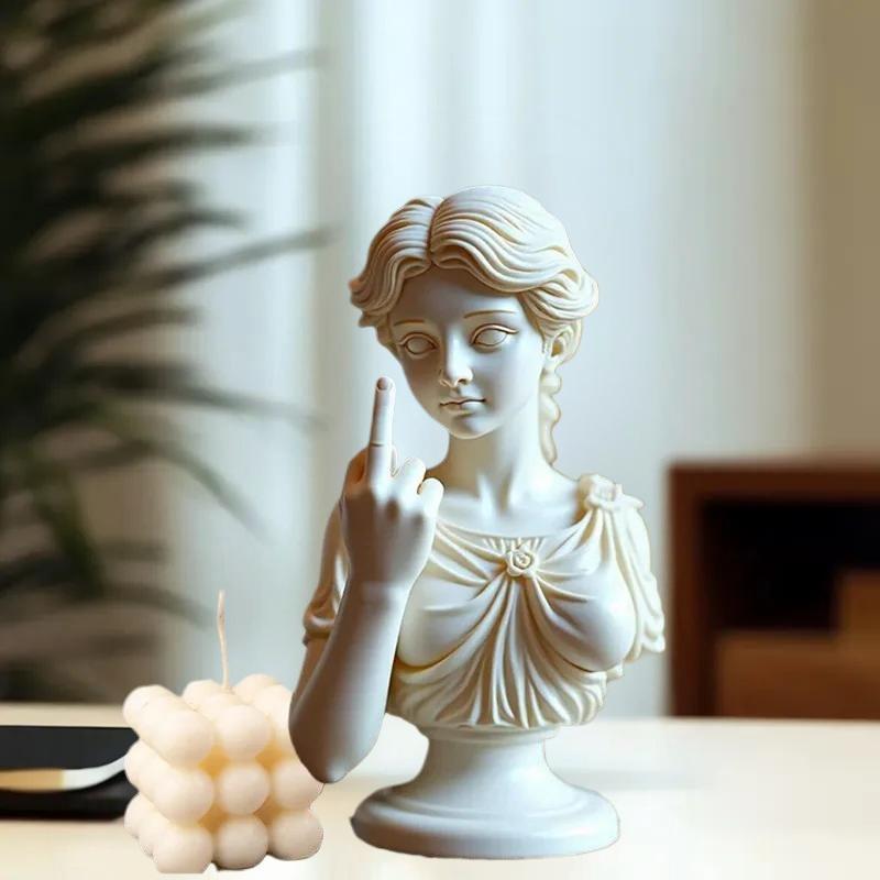 [largeloohg] Estátua Da Deusa Viena Com O Dedo Médio Enfeites Paródia Ornamentos Design Único Decoração De Casa De Escri