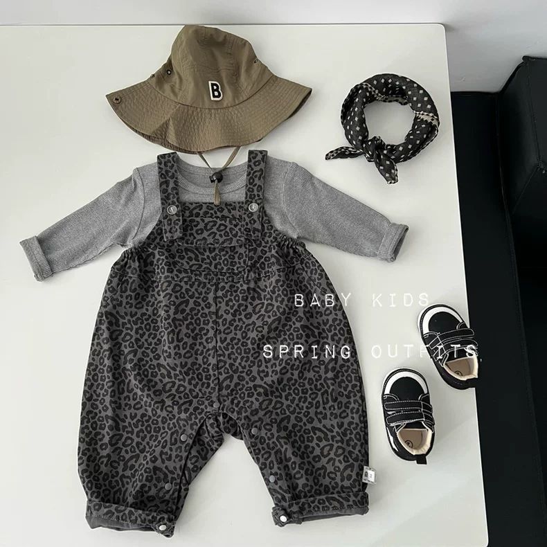 Bebê primavera outono terno versão coreana menino bebê manga comprida camiseta leopardo impressão macacão calças Outing 