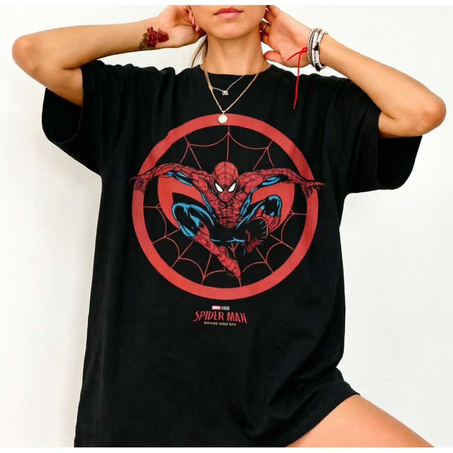 Camiseta Masculina Feminina Oversized Estampa Personagem de Herói em Círculo Vermelho com Teias, Camiseta Streetwear