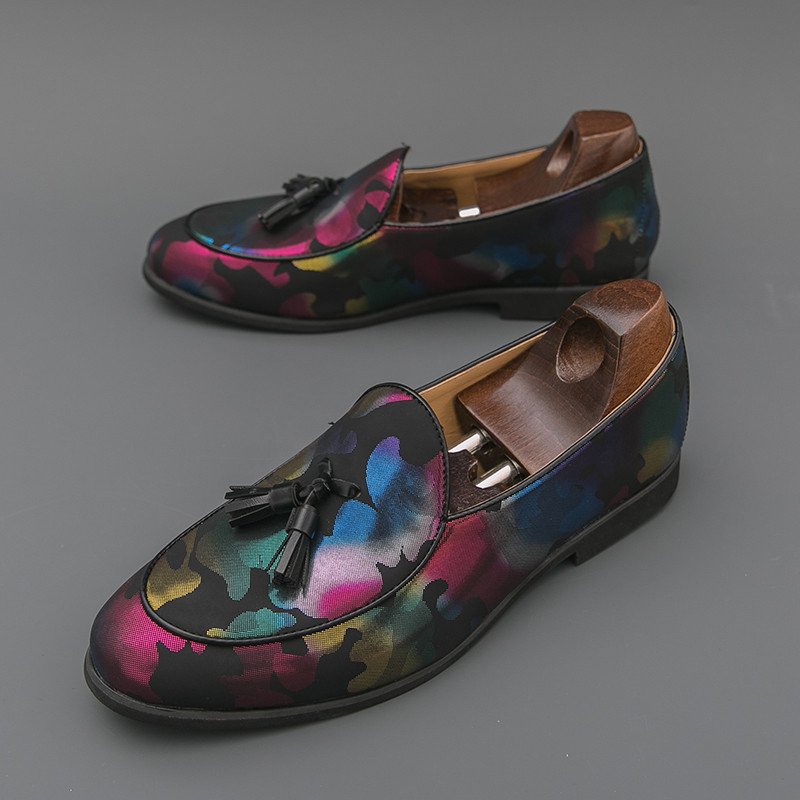 Cor combinando mocassins masculinos de um pedal preguiçoso ervilhas sapatos estilo étnico borla mocassins masculinos de 
