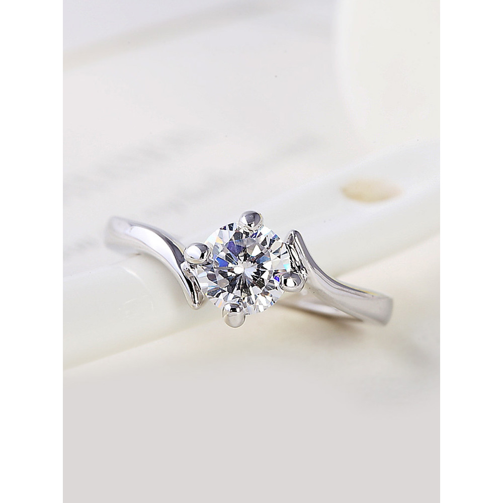 Simulação anel de diamante feminino anel decorativo quatro-garra High-End simples pequeno diamante anel de casamento ade