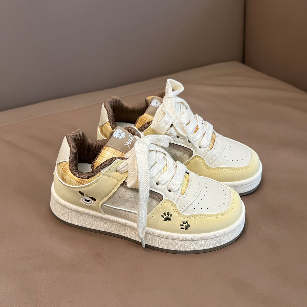 Tênis casuais coreanos femininos 2026 novo estilo de sola grossa sapatos brancos sapatos femininos All-Match sapatos de