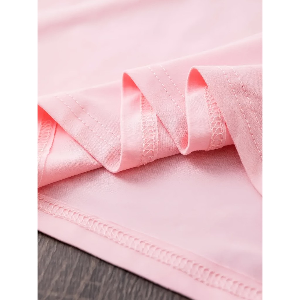 Camiseta com Estampa de Boneca com Óculos da Moda, Manga Curta Gola Redonda, Top Casual, para Primavera e Verão — imagem 2 de 2