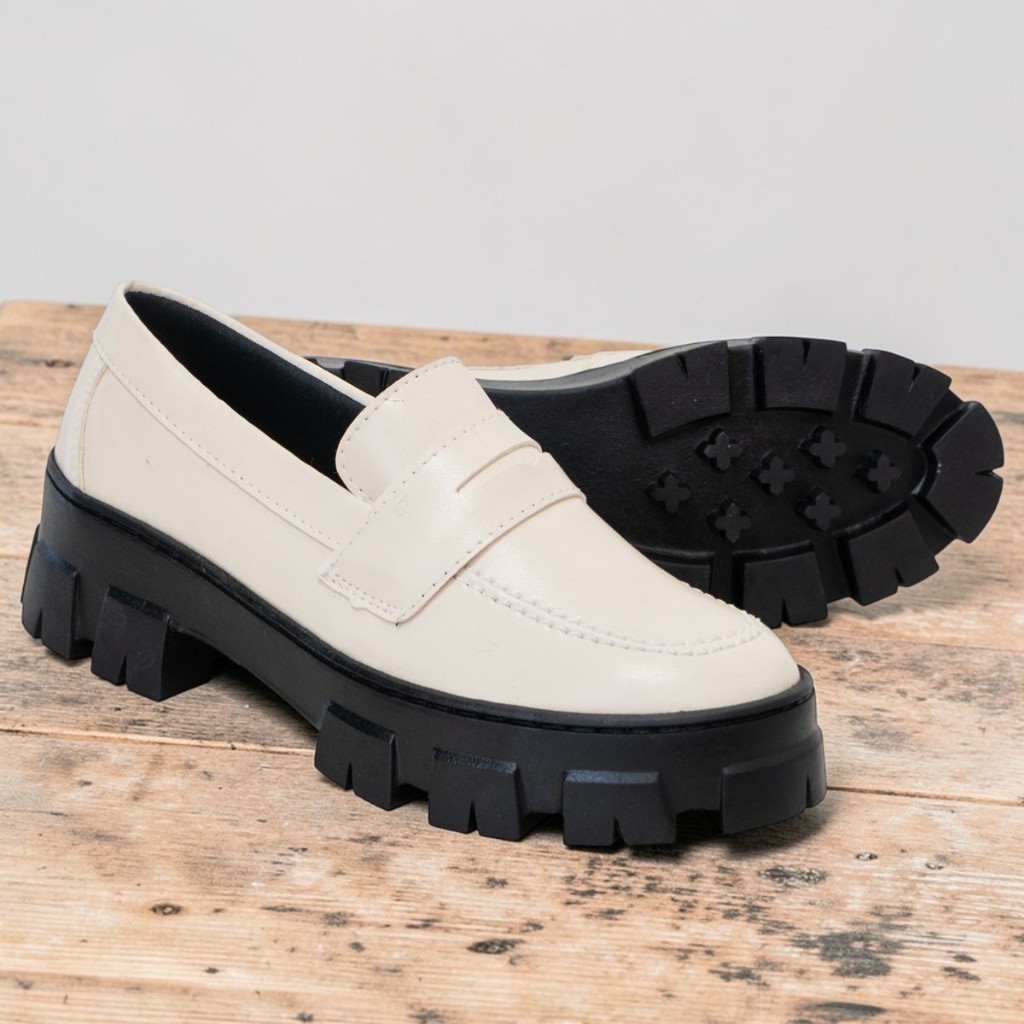 Sapato Mocassim Feminino Tratorado Oxford Moda Confortável Macio Estiloso Classico Off White