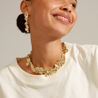 Europeu americano Cross-Border jóias moda líquido plissado colar Irregular gargantilha nicho Metal Lava colar feminino