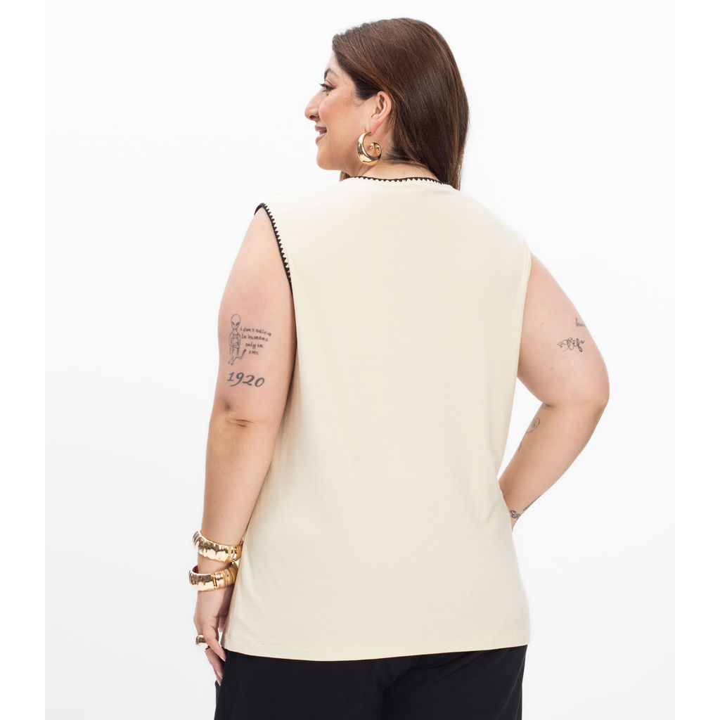 Regata em Viscose Feminina Plus Size Secret Glam Bege — imagem 2 de 2