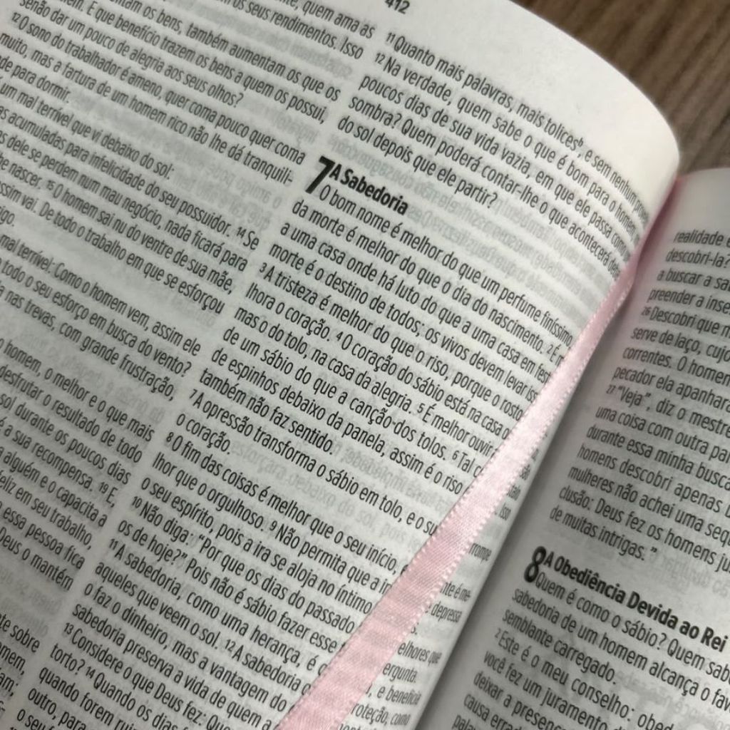 Bíblia Sagrada Slim | NVI | Capa Dura | Rosa Florença · foto 2
