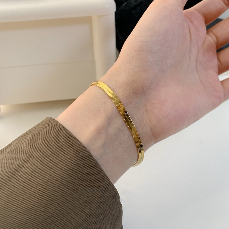 Moda estilo legal 18k ouro plana cobra osso titânio pulseira de aço feminino ins na moda pulseira nicho sentir acessório