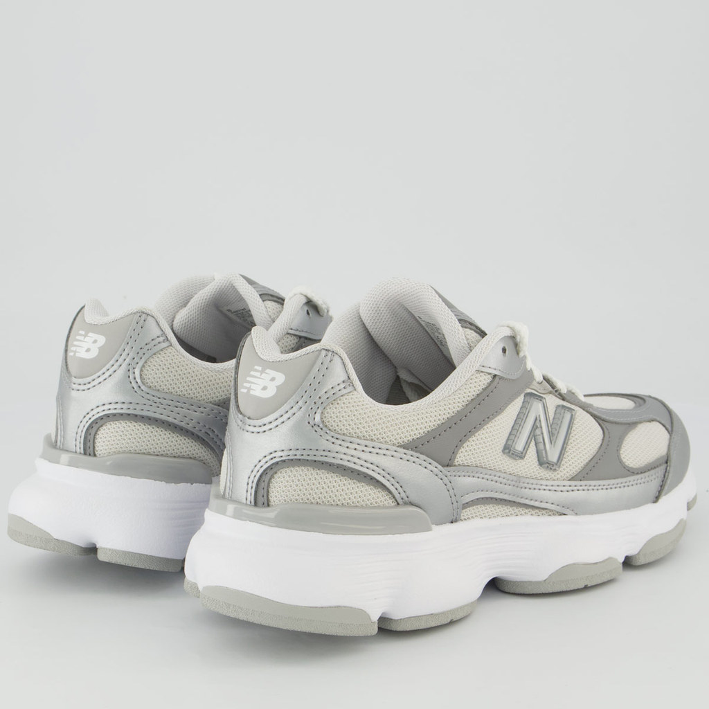 Tênis New Balance 603 Feminino Cinza e Prata — imagem 2 de 2