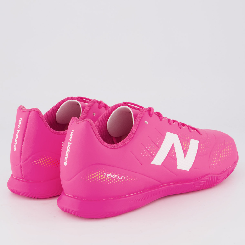 Chuteira New Balance Tekela Futsal Rosa — imagem 2 de 2