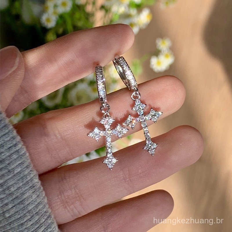 Luz de luxo Super piscando cruz brincos femininos High-End brincos simples brincos de diamante