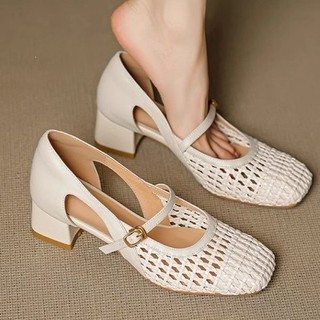 Francês Retro couro macio dedo do pé quadrado tecido oco Mary Jane sapatos femininos 2026 novo estilo de salto médio cin