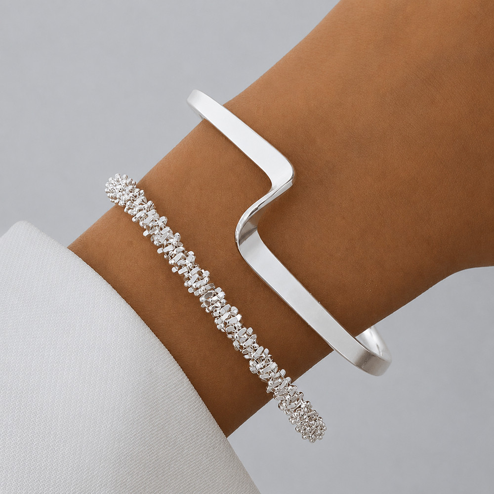 Kit 2 Pulseiras Femininas Ajustáveis Brilhantes Elegante Bracelete Geométrico Z Minimalista com Moda