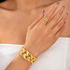 Kit 2 pulseiras e anéis femininos, com recortes em formato de gota e superfície lisa